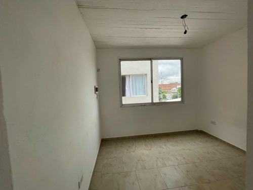 Alquilo Departamento Escobar Hipolito Yrigoyen 540 Y Otro En Tapia E Independencia E Independencia , Lean Descripcion