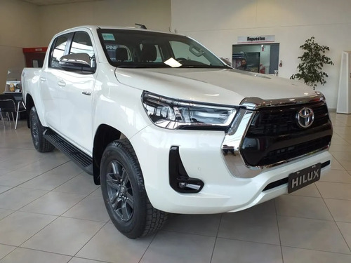Imagen 9 de 14 de Toyota Hilux 2.8 D/c Srv 177cv At