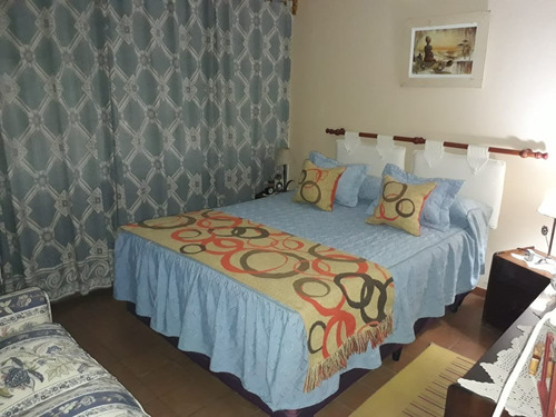 Imagen 7 de 11 de Casa De 4 Ambientes En Impecable Estado