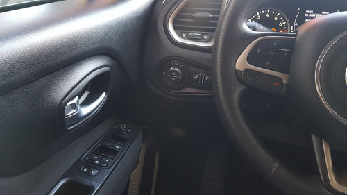 Imagem 11 de 15 de Jeep Renegade 1.8 16v Flex Sport 4p Manual