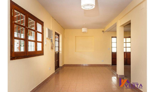 En Venta - Gran Casa En B° Grand Bourg - 450 M2 De Terreno
