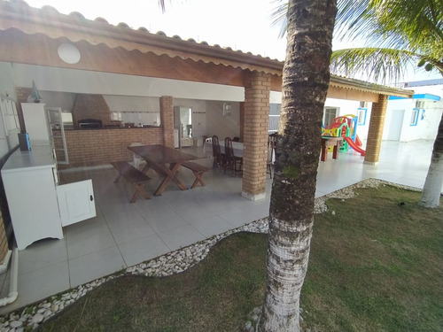 Casa Com Piscina Aquecida, Spa Com Hidro Massagem Externo10 Quartos,100 Metros Da Praia, Salão De Jogos, Cascata Aquecida, Acomoda Mais De 50 Pessoas Em Camas