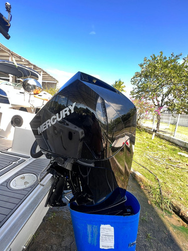 Lancha Fishing 22 C/ Mercury 200 Hp 4 Tempos Ano 2022