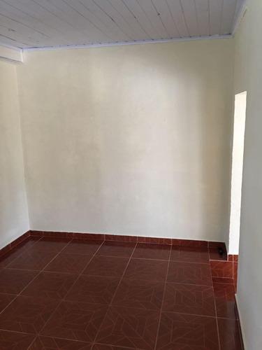 Casa De 2 Quartos E 2 Banheiros Sala/cozinha
