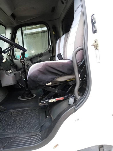 Imagen 8 de 14 de Freightliner M2106