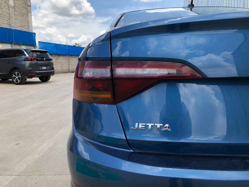 Imagen 14 de 15 de Volkswagen Jetta 2019 1.4 Trendline At
