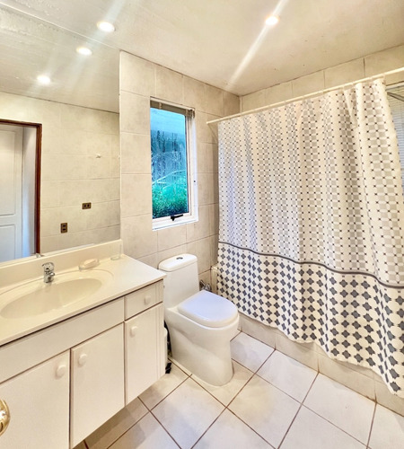 Oportunidad Gran Casa A Pasos De La Playa En Venta, Cachagua