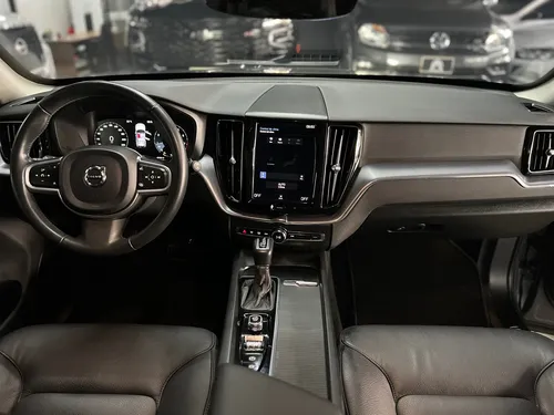 Volvo XC60 2.0 T5 Awd Momentum BLINDADA II