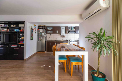 Departamento De 2 Dormitorios En Venta, La Plata