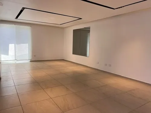 Casa En Venta En Real Del Bosque, Sótano, 4 Recámaras, 4.5 Baños, Equipada, Lujo
