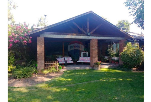 Venta De Hermosa Parcela Con Gran Casa Con Cava!!