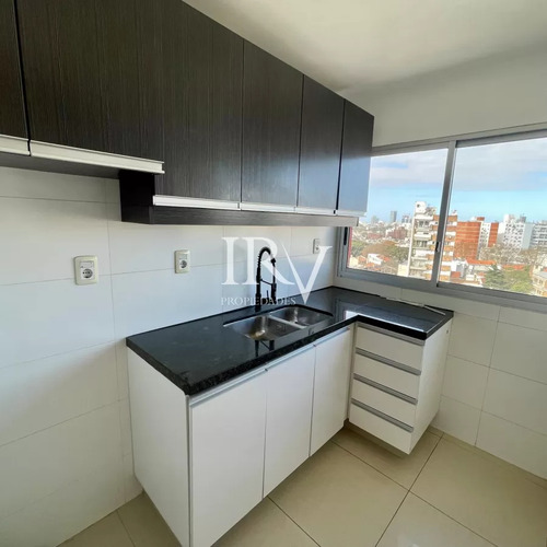 Venta Apartamento 1dorm. Aire Acond. Gimnasio. Parrill. Piscina.