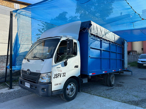 Hino 300