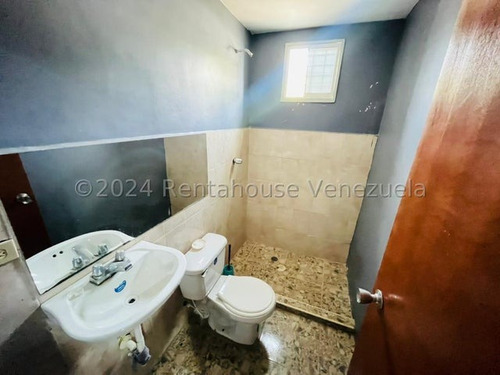 Francisco Rojas Norscia Rentahouse Vende, Galpón Industrial En Barquisimeto, En La Zona Industrial Ii, 2 4 - 2 0 7 0 4, Ideal Para Tu Empresa, Procesadora O Almacén, Llama Ya, Invierte Con Rentahouse