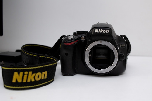 Câmera Nikon D5100 