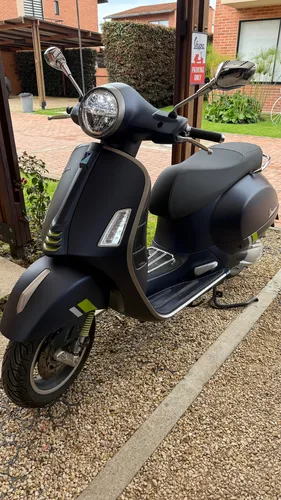 Vendo Vespa Gts 300 Super Tech 2023 ¡prácticamente Nueva,