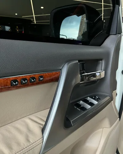 Toyota Land Cruiser LC200 B2+