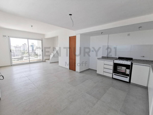 Imagen 2 de 17 de Departamento En Venta De 2 Dormitorios En La Plata.