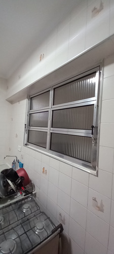 Apartamento De 01 Dormitório Com Vaga De Garagem Coberta !!!