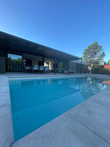Imagen 23 de 29 de Casa En Venta De 3 Dormitorios, 3 Baños, Piscina En Barrio Privado Carmel