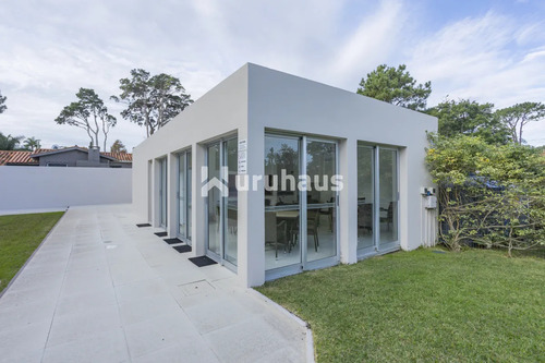 Venta Apartamento Penthouse Un Dormitorio Punta Del Este Parrillero Propio