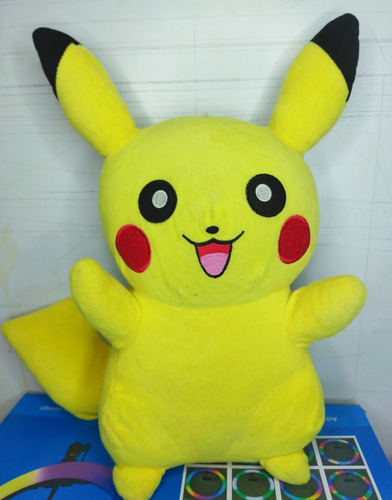 Pokémon Pikachu Peluche 