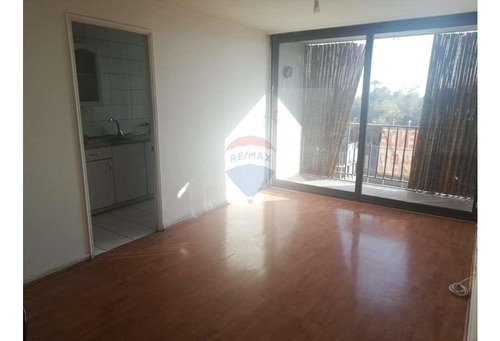 Departamento Amplio En Venta - Santiago