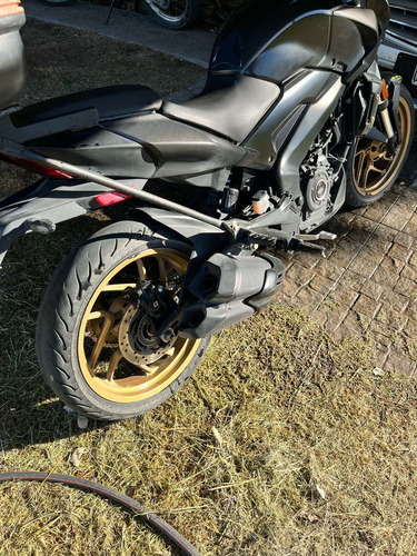 Dominar 400