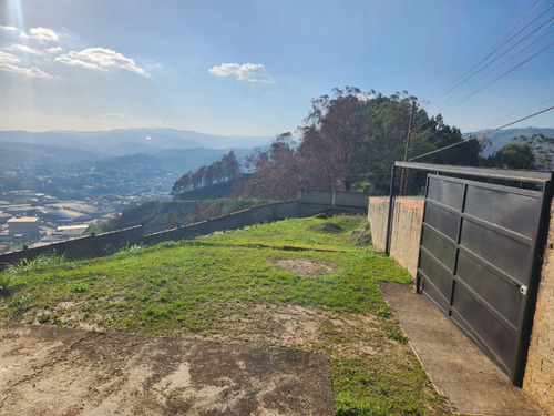 Amplio Terreno Plano En Venta Con Espectacular Vista En Urb. Pan De Azúcar, Carrizal.