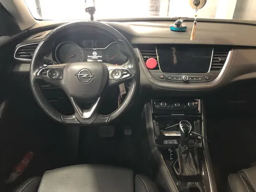 Opel Grandland X 1.6L Elegance