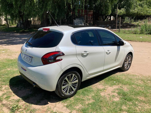 Peugeot 208 1.6 Feline 2018