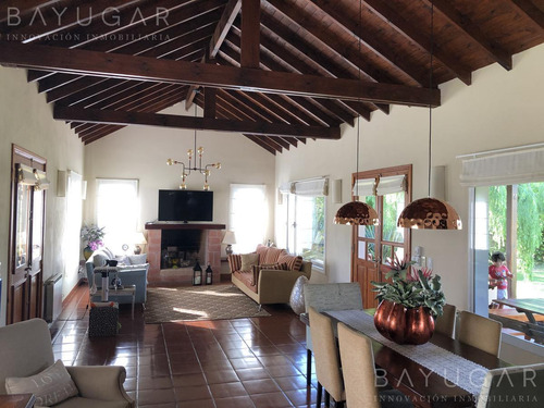 Venta Casa - Chacras Del Molino / Exaltación De La Cruz - Lote De 2000 M2