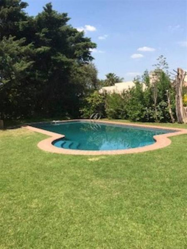 Chalet Clasico En Esquina.venta En Country San Diego