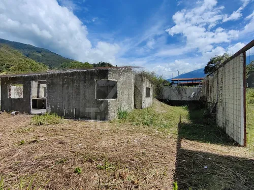 Casa En Obra Gris Mucunután