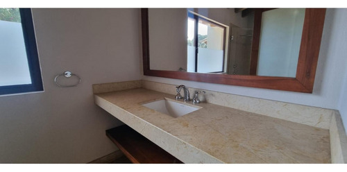 Gran Ubicacion De Esta Casa En Venta Y Renta