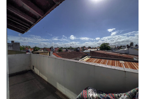 Casa Ph 3 Amb. (p.a) Con Terraza- Av. J. P. Ramos Y San Salvador