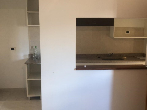 Imagen 5 de 12 de Depto 2 Ambientes Moderno // Rivera Indarte 350