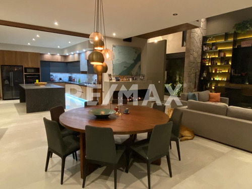 Casa En Venta En Condominio Altozano