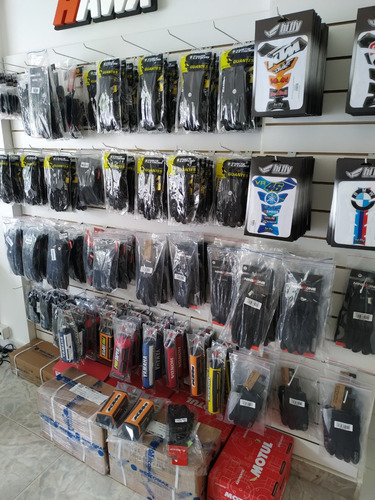 Venta Fondo De Comercio Local Cascos, Indumentaria Y Accesorios Para Motos - Nuñez