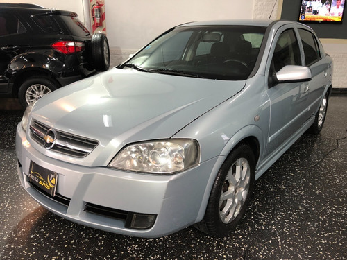 Imagen 1 de 15 de Chevrolet Astra