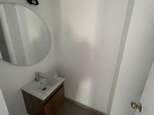 Oficina En Arriendo En Providencia. Sector Los Leones