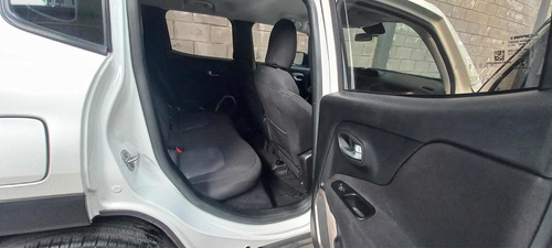 Imagen 18 de 23 de Jeep Renegade 2019 1.8 Sport Plus