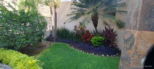Tu Casa En Cuernavaca Ideal Para Descanso O Inversion, Con Alberca Privada, 3 Recamaras Y Jardin.