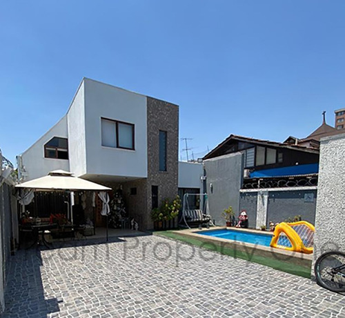Imagen 25 de 25 de Gran Casa Moderna, Barrio Consolidado