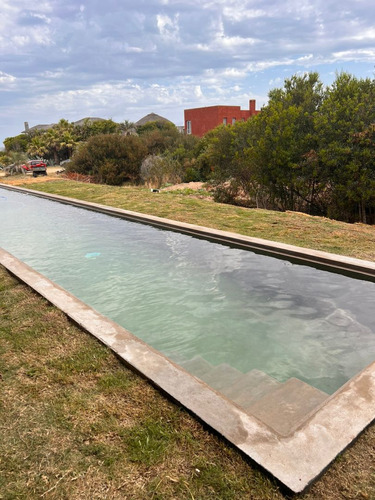 Casa En Alquiler Por Temporada De 5 Dormitorios En Punta Piedras (ref: Bpv-9285)