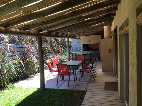 Imagen 10 de 10 de Casa Moderna A 100 Metros Del Mar!
