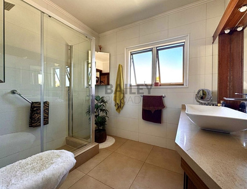 Se Vende Preciosa Y Gran Casa En Cerro Castillo
