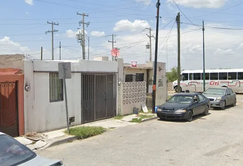 Casa Adjudicada Ubicada En José Gorostiza, Nuevo Laredo, Tamps. Sk04