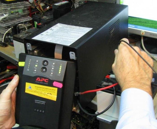 Imagen 4 de 10 de Reparación De Ups / Cambio De Batería / Matenimiento