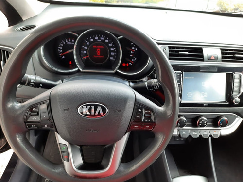 Imagen 9 de 13 de Kia Rio 2017 1.6 Sedan Ex Mt
